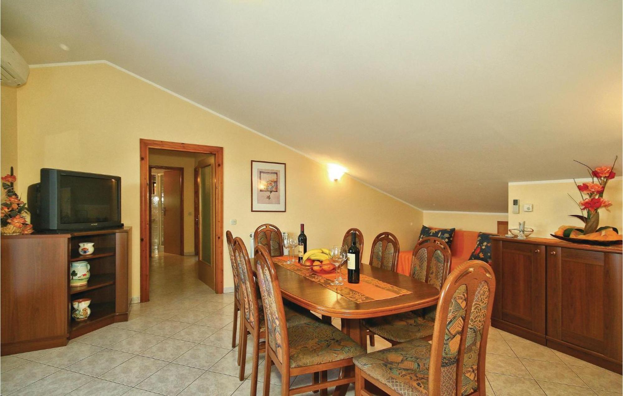 3 Bedroom Gorgeous Apartment In Poreč Dış mekan fotoğraf