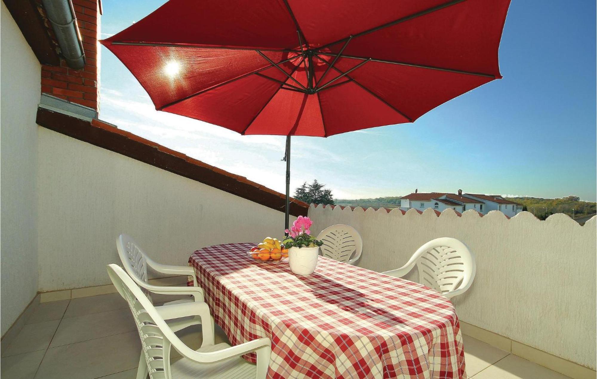 3 Bedroom Gorgeous Apartment In Poreč Dış mekan fotoğraf