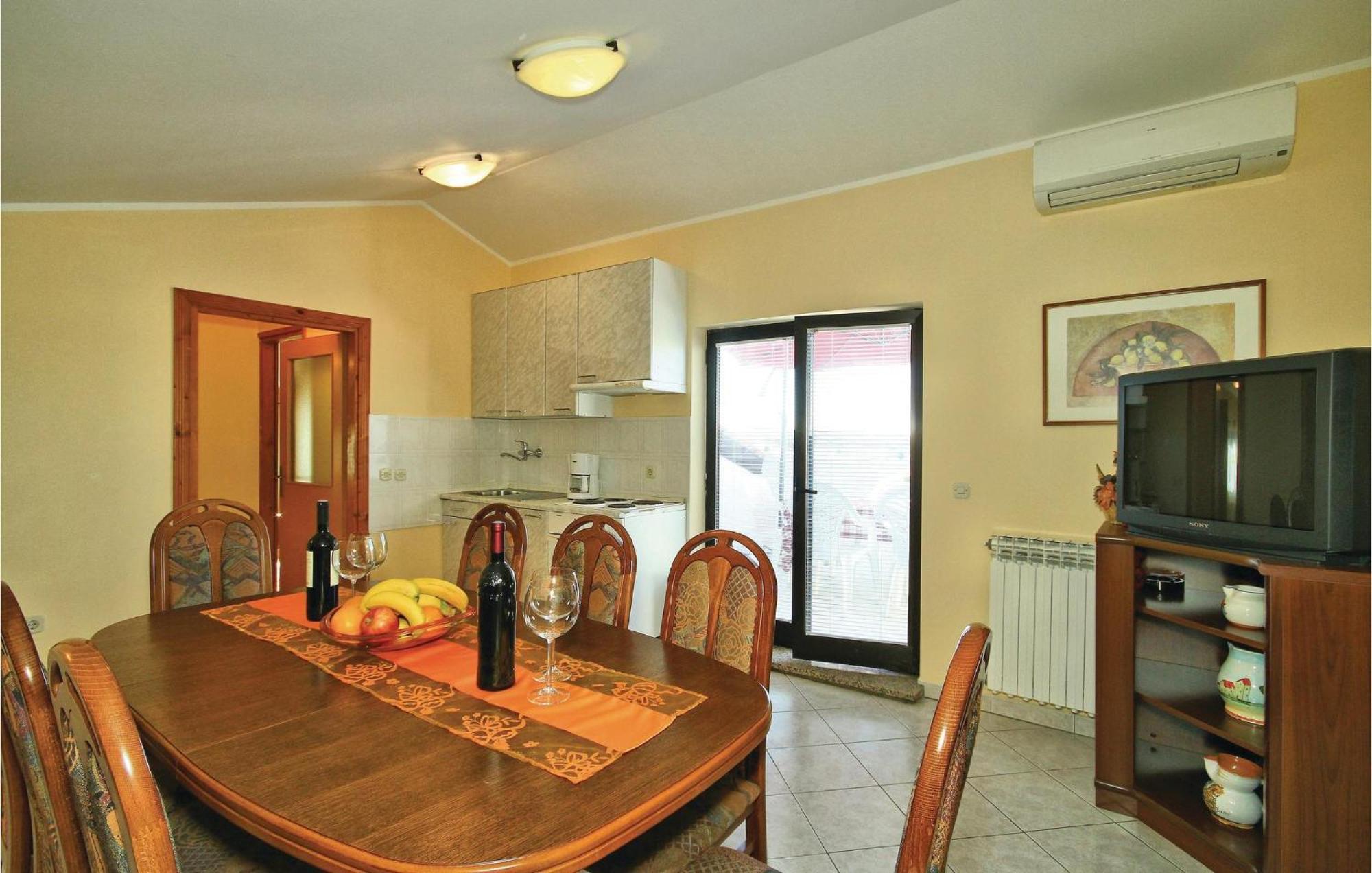 3 Bedroom Gorgeous Apartment In Poreč Dış mekan fotoğraf