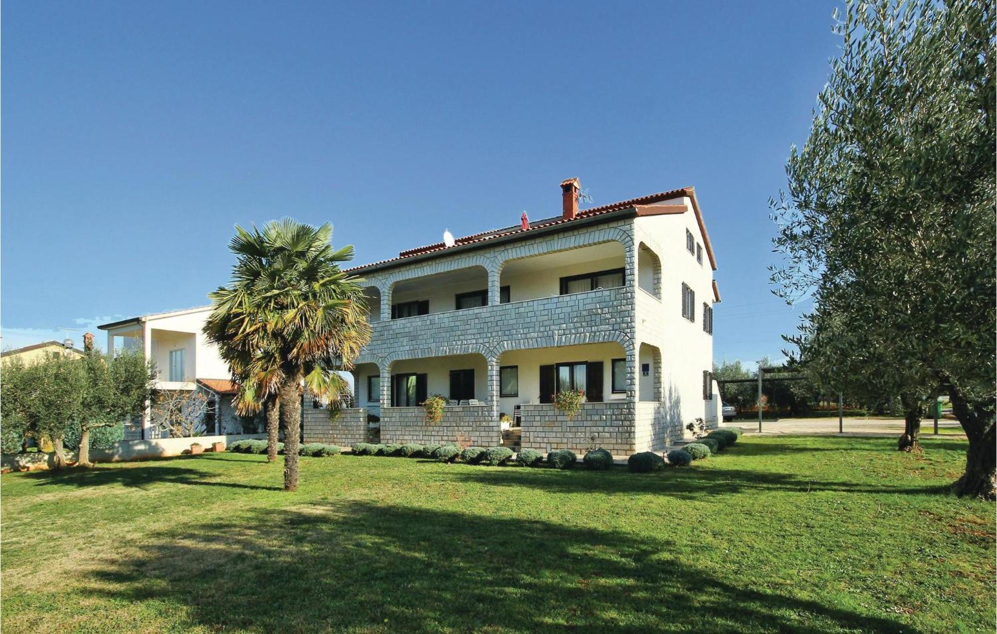 3 Bedroom Gorgeous Apartment In Poreč Dış mekan fotoğraf